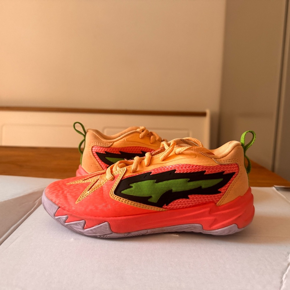 Puma Orange and Green Sneakers Sleek Performance Design